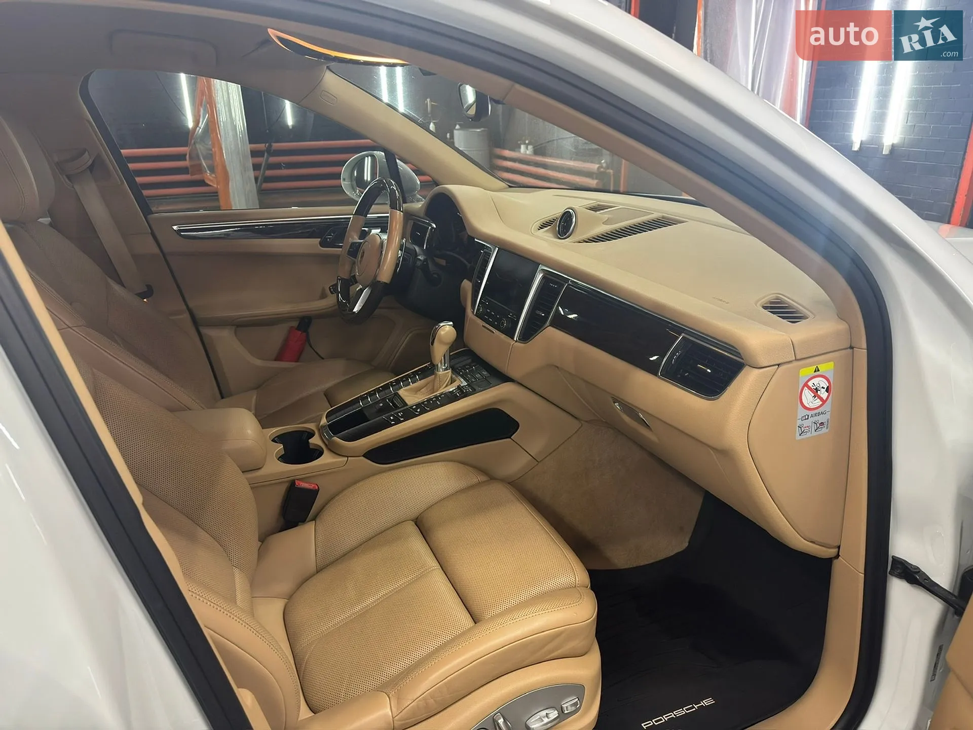 2016 Porsche Macan - мініатюра 22