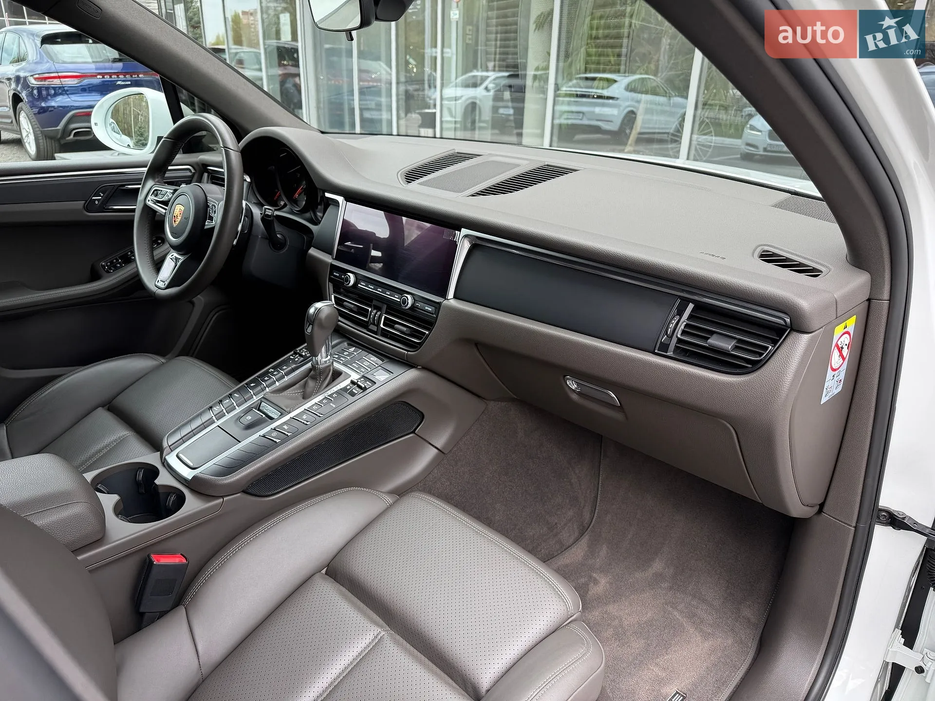 2018 Porsche Macan - мініатюра 23