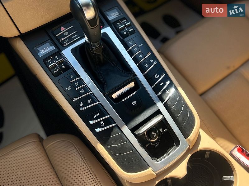 Позашляховик / Кросовер Porsche Macan 2017 в Івано-Франківську
