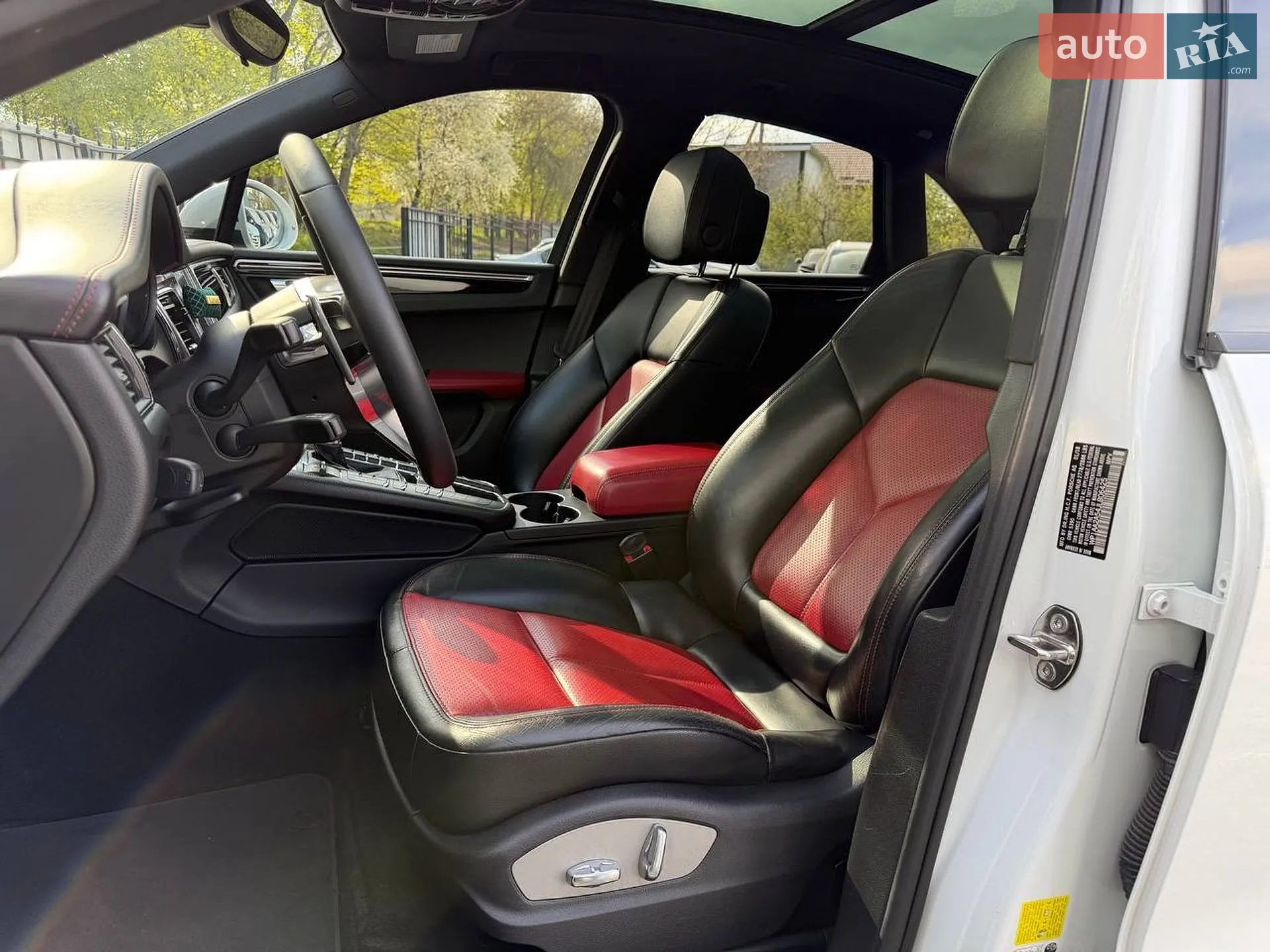 2018 Porsche Macan - мініатюра 25