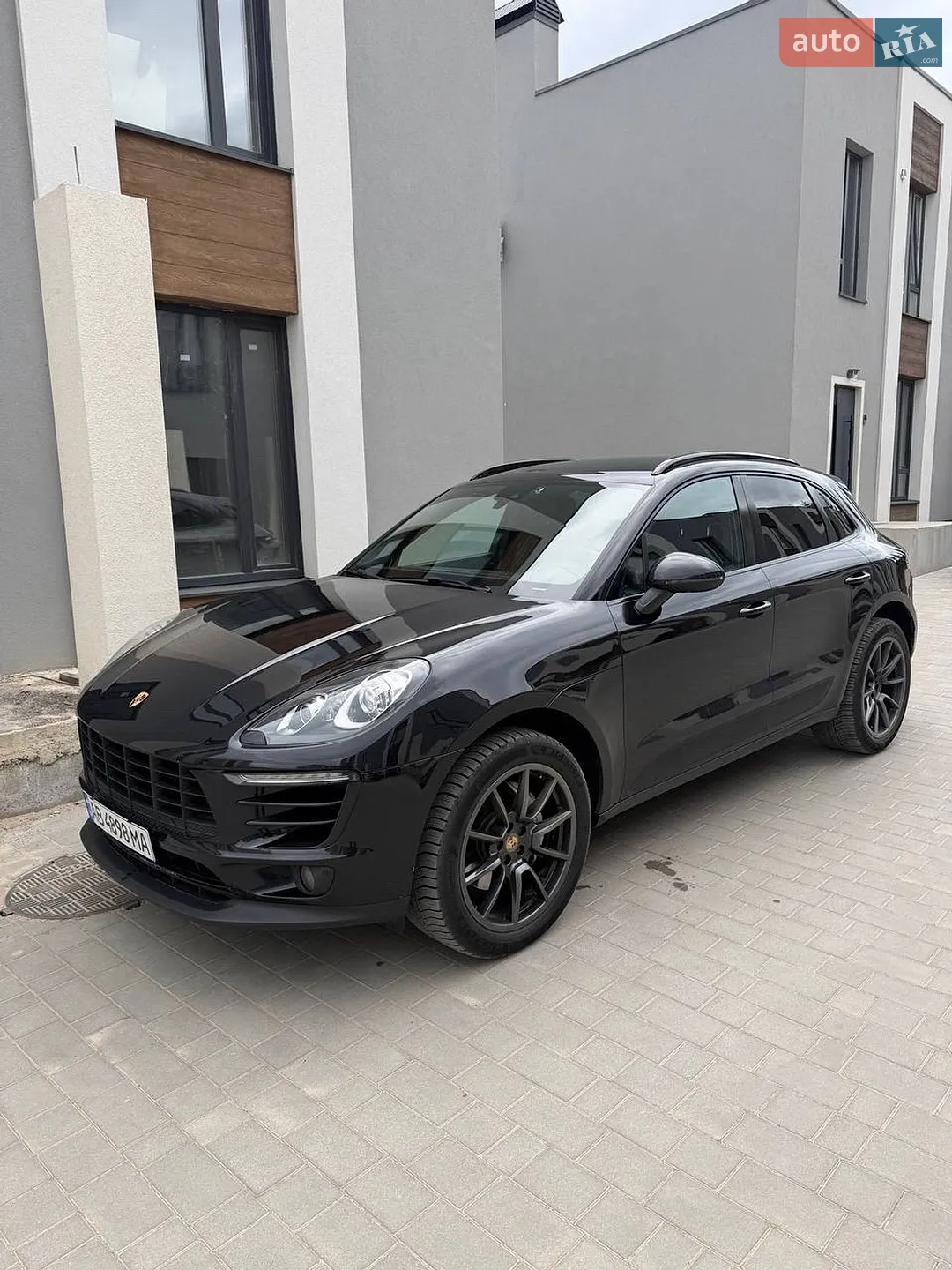 2017 Porsche Macan - мініатюра 2