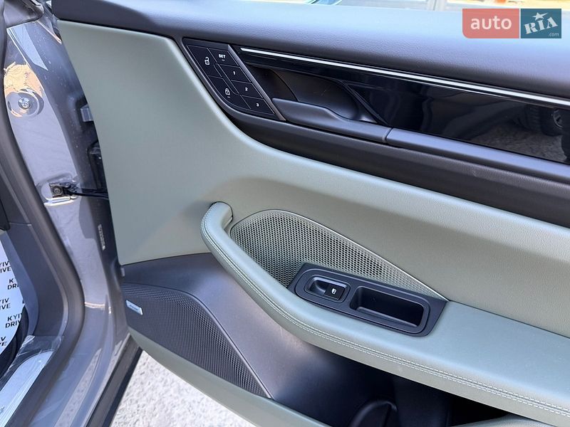 Внедорожник / Кроссовер Porsche Macan 2025 в Киеве