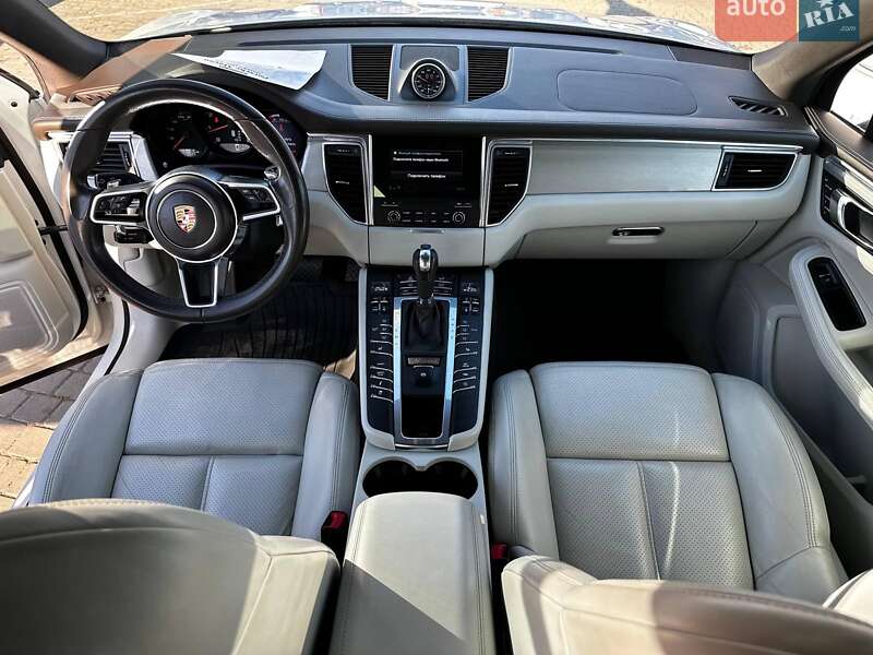 Внедорожник / Кроссовер Porsche Macan 2017 в Одессе
