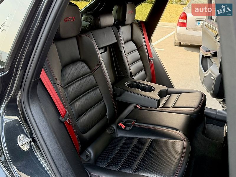 Внедорожник / Кроссовер Porsche Macan 2016 в Киеве