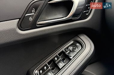Позашляховик / Кросовер Porsche Macan 2024 в Львові