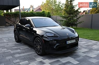 Позашляховик / Кросовер Porsche Macan 2024 в Софіївській Борщагівці