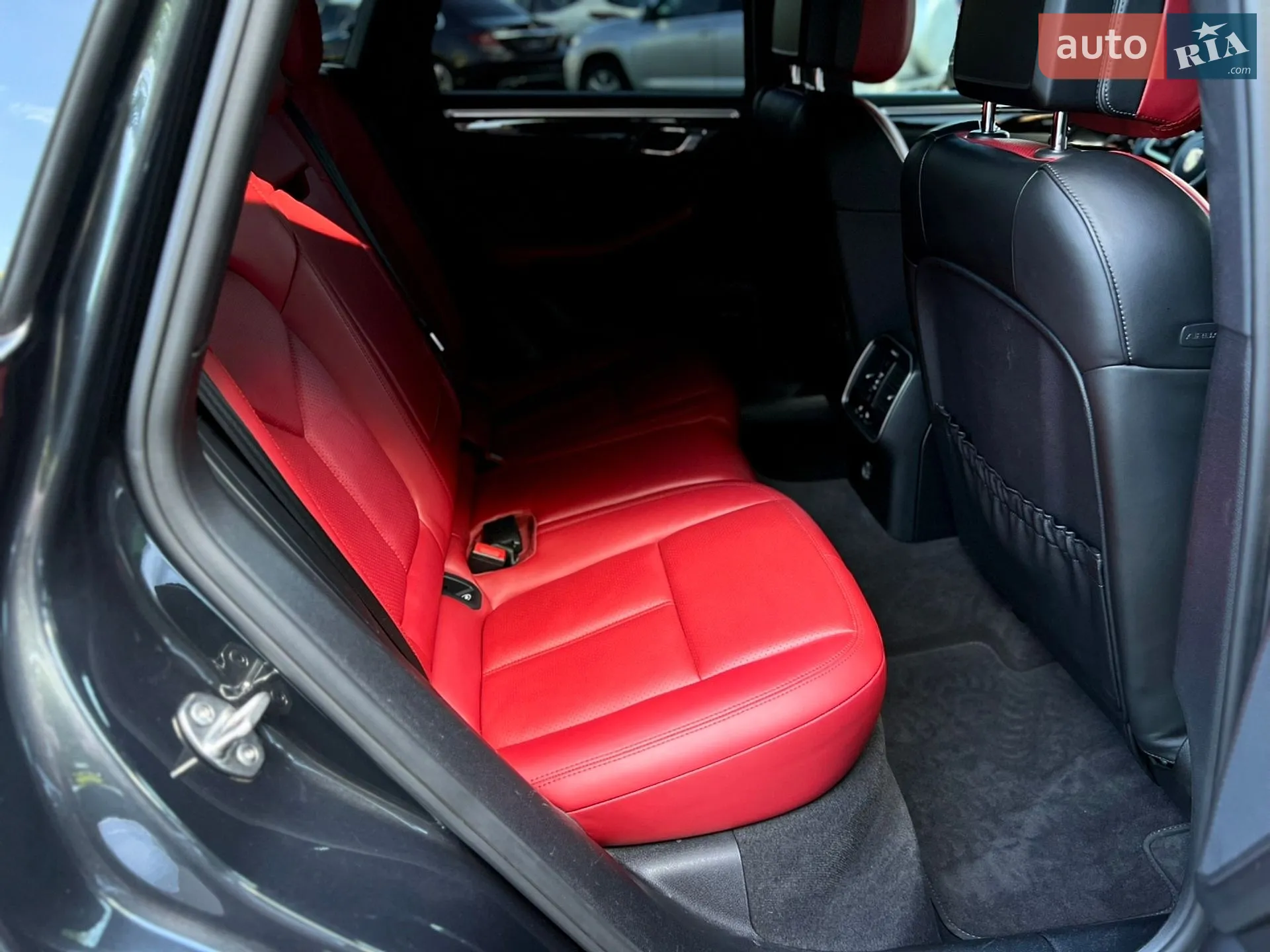 2018 Porsche Macan - мініатюра 26