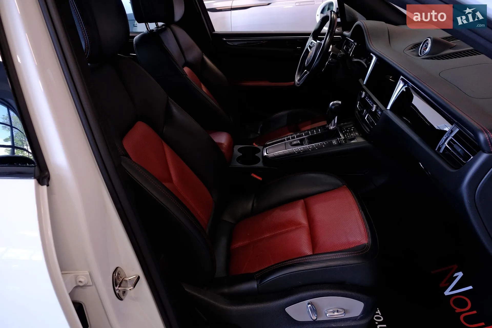 2019 Porsche Macan - мініатюра 39
