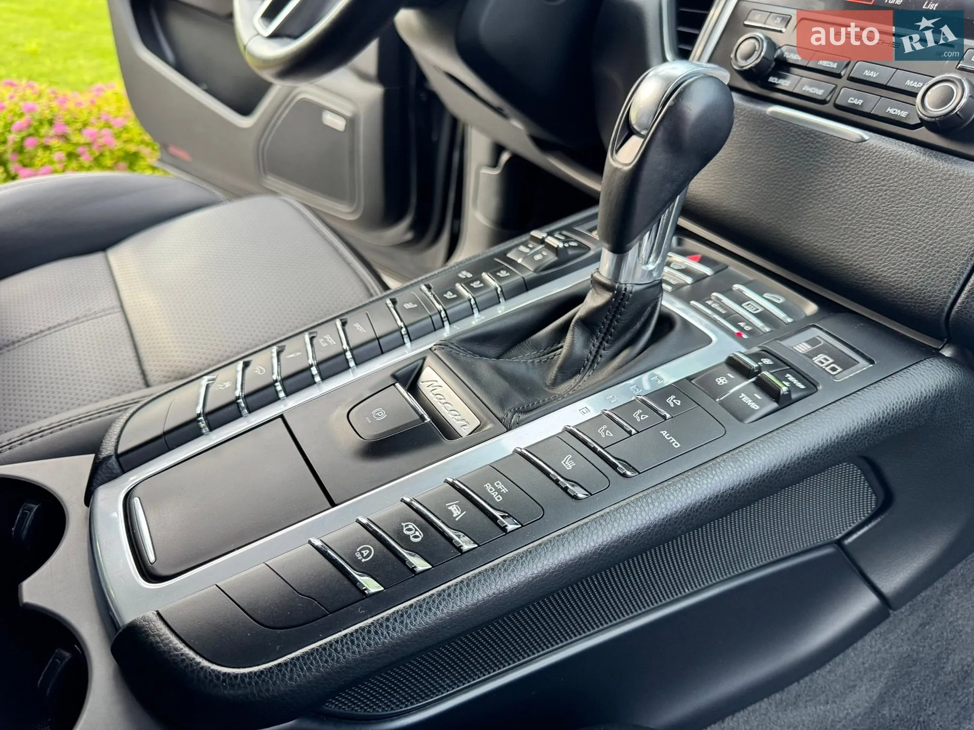 2016 Porsche Macan - мініатюра 47