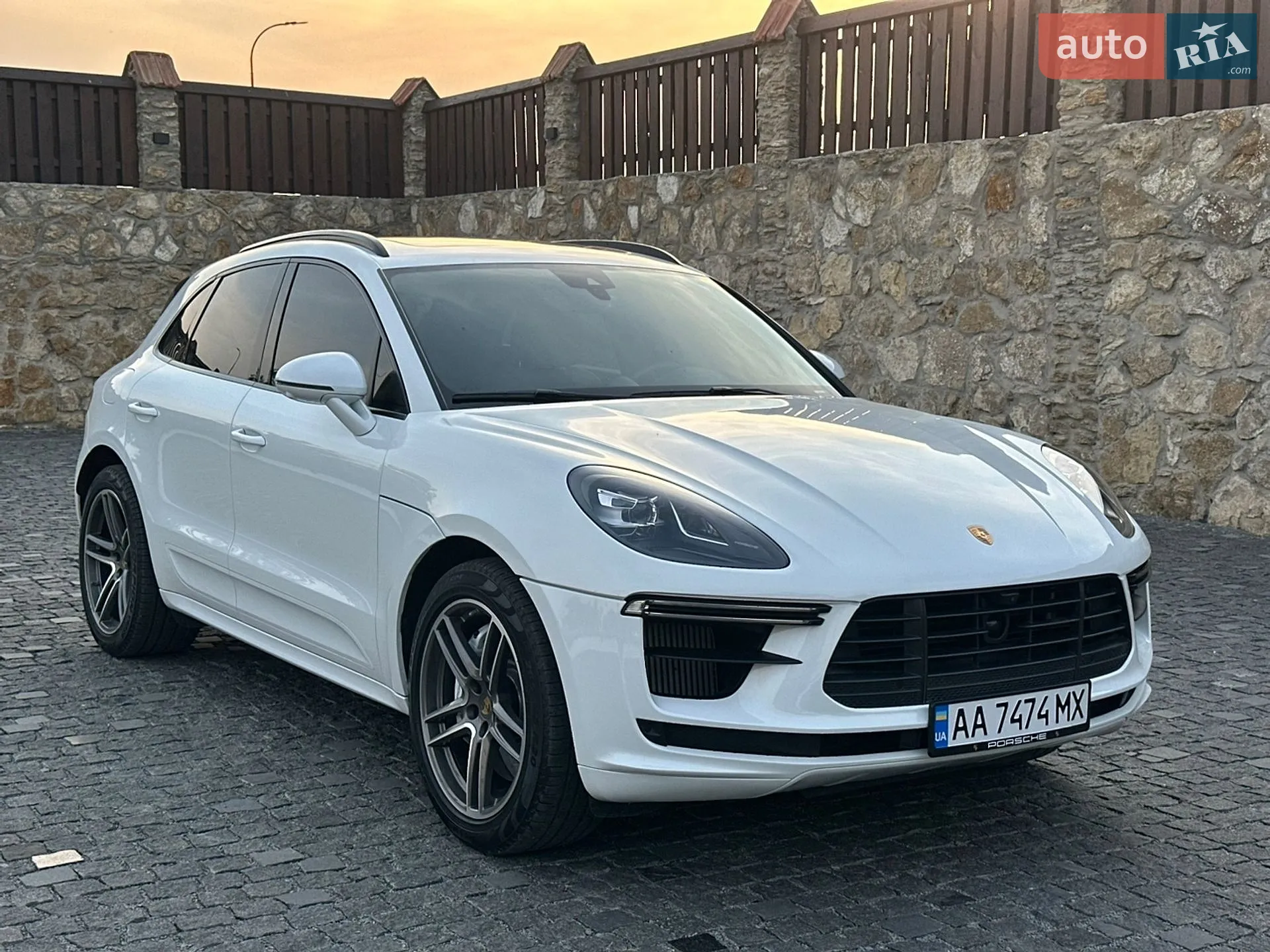 2019 Porsche Macan - мініатюра 2