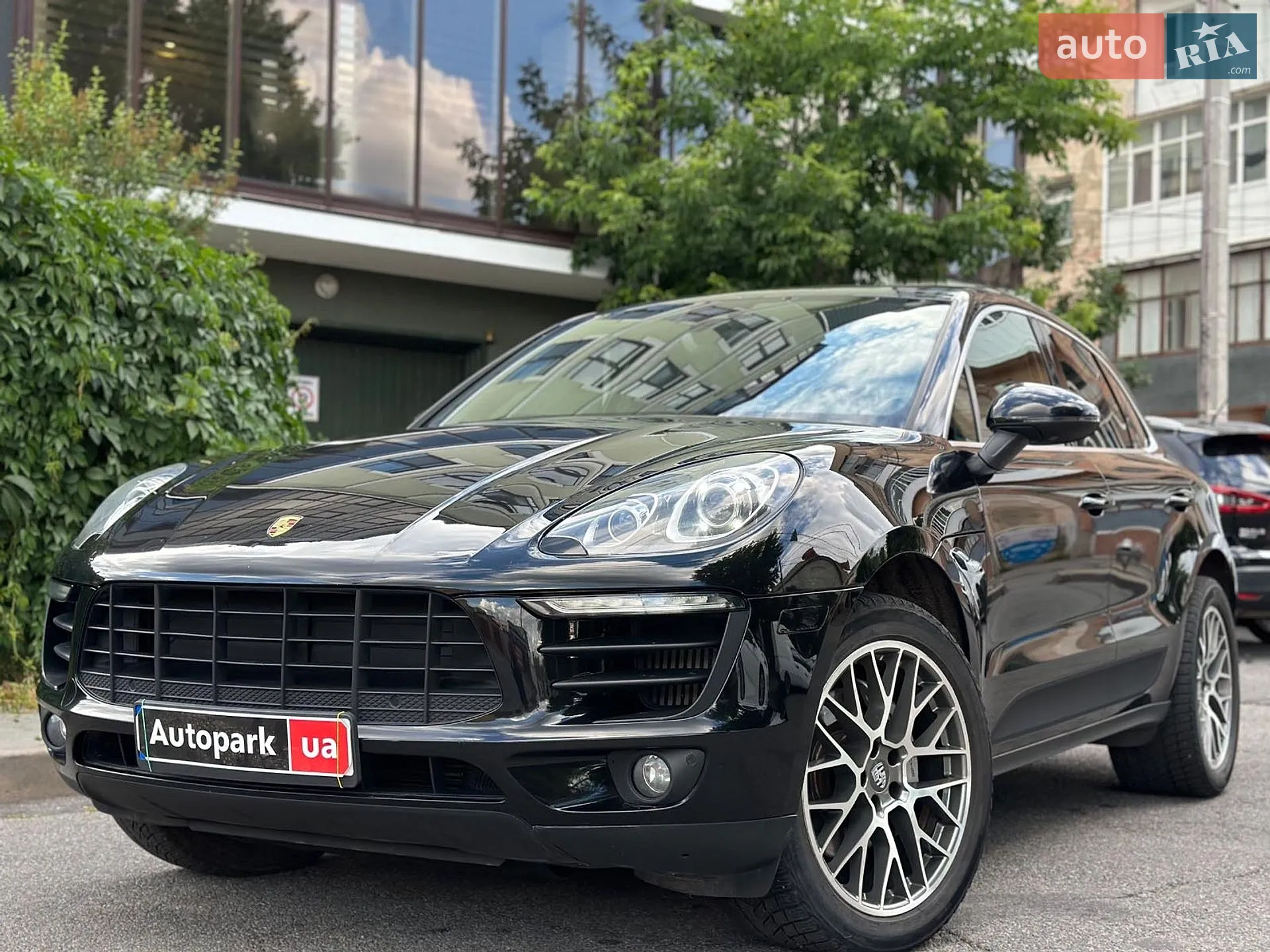 2017 Porsche Macan - мініатюра 2