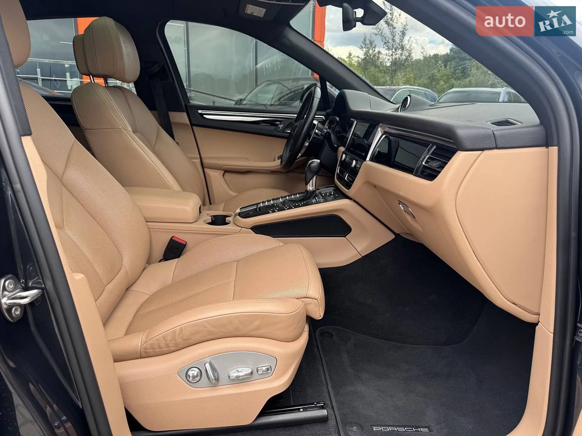 2020 Porsche Macan - мініатюра 9