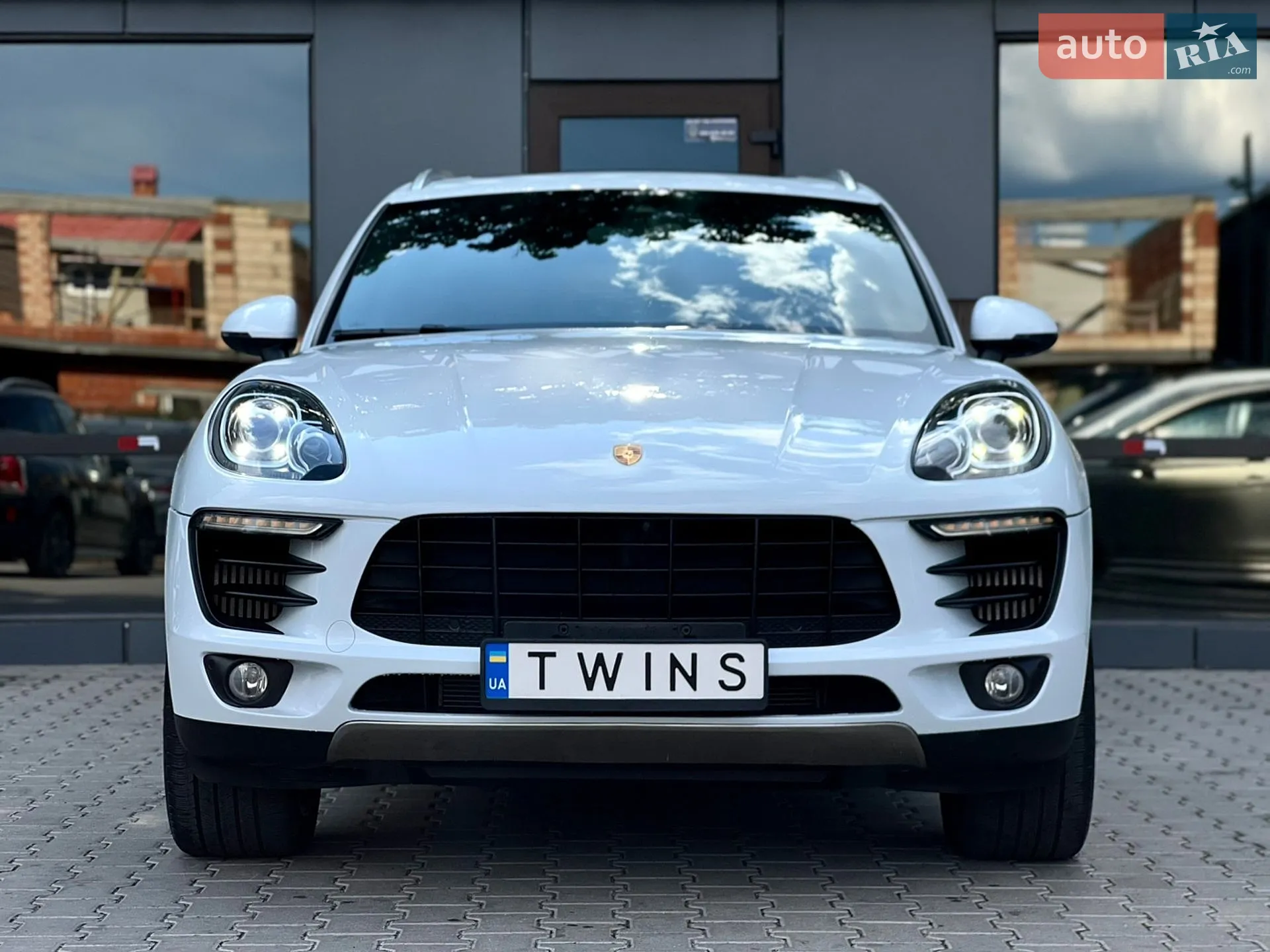 2017 Porsche Macan - мініатюра 2