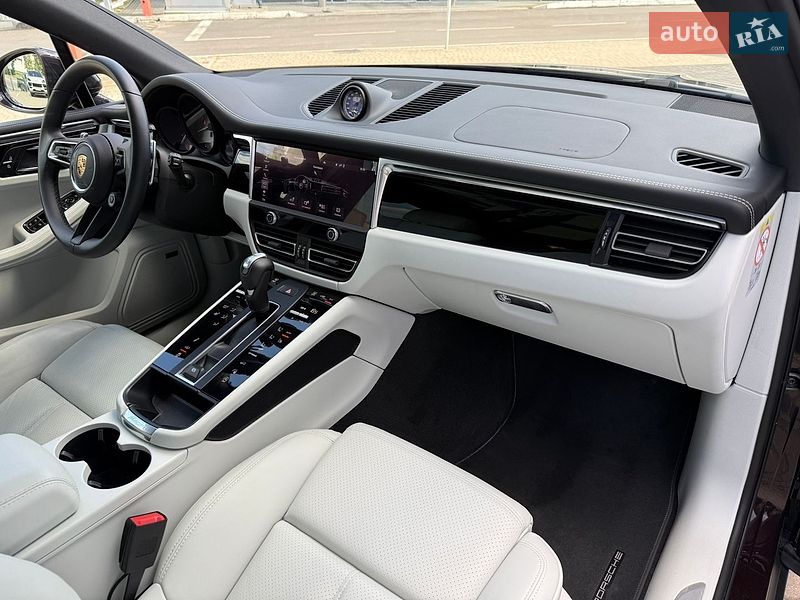 Позашляховик / Кросовер Porsche Macan 2024 в Львові