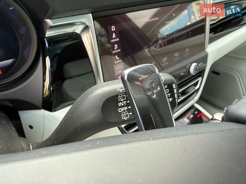 Позашляховик / Кросовер Porsche Macan 2024 в Львові