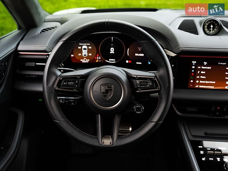 Внедорожник / Кроссовер Porsche Macan 2024 в Луцке