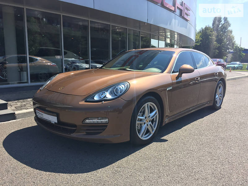 Седан Porsche Panamera 2011 в Днепре