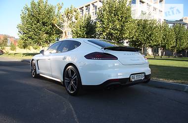 Хэтчбек Porsche Panamera 2013 в 