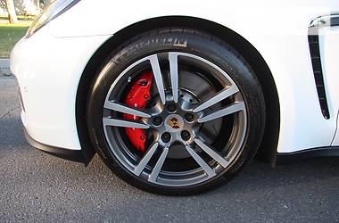Хэтчбек Porsche Panamera 2013 в 
