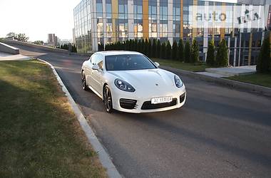 Хэтчбек Porsche Panamera 2013 в 