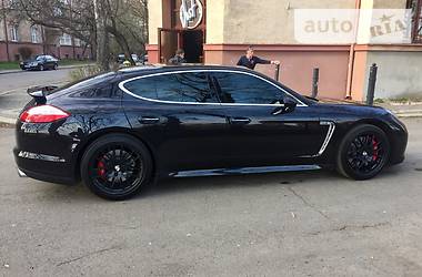 Хэтчбек Porsche Panamera 2010 в Ужгороде