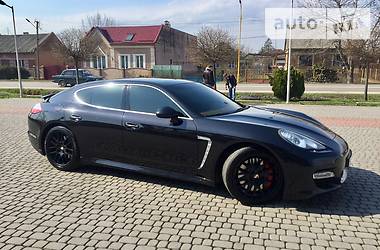 Хэтчбек Porsche Panamera 2010 в Ужгороде