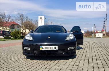 Хэтчбек Porsche Panamera 2010 в Ужгороде