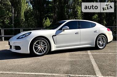 Хэтчбек Porsche Panamera 2014 в Киеве