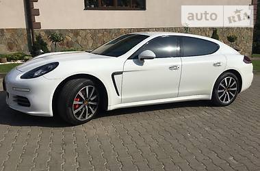  Porsche Panamera 2015 в Черновцах