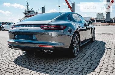 Porsche Panamera 2018 в Киеве