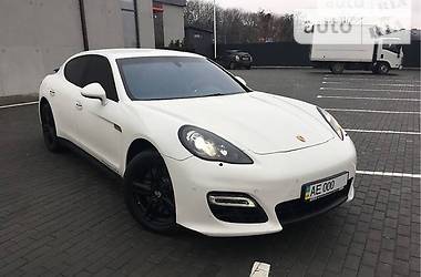 Седан Porsche Panamera 2012 в Днепре