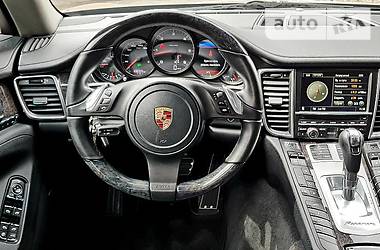 Седан Porsche Panamera 2012 в Киеве