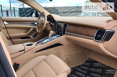 Седан Porsche Panamera 2013 в Киеве