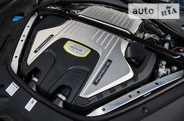  Porsche Panamera 2017 в 