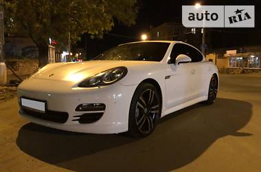 Лифтбек Porsche Panamera 2011 в Киеве