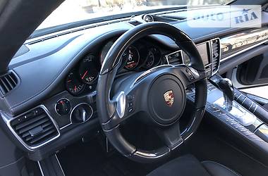 Седан Porsche Panamera 2014 в Киеве