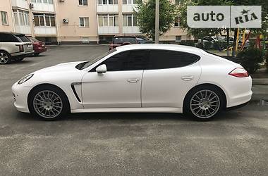 Лифтбек Porsche Panamera 2011 в Киеве