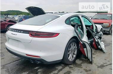 Купе Porsche Panamera 2018 в Киеве