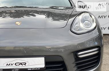 Хетчбек Porsche Panamera 2013 в 