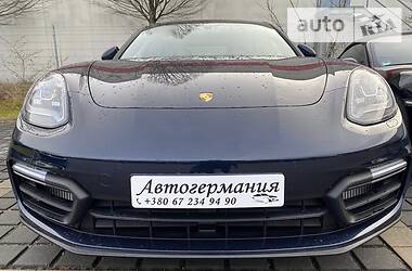 Купе Porsche Panamera 2019 в 