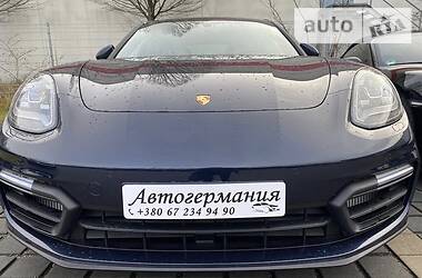 Купе Porsche Panamera 2019 в 
