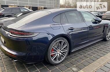 Купе Porsche Panamera 2019 в 