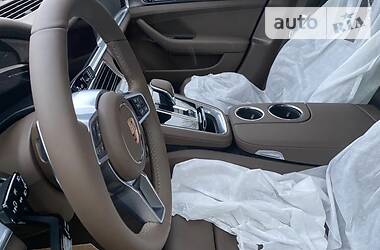 Купе Porsche Panamera 2019 в 
