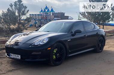 Фастбэк Porsche Panamera 2012 в Одессе