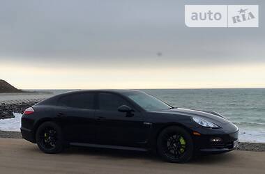 Фастбэк Porsche Panamera 2012 в Одессе