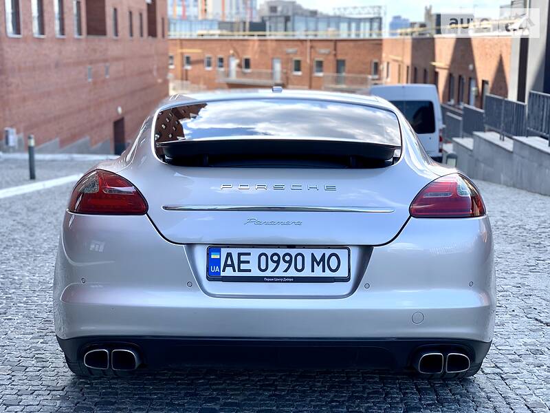 Хетчбек Porsche Panamera 2012 в Києві
