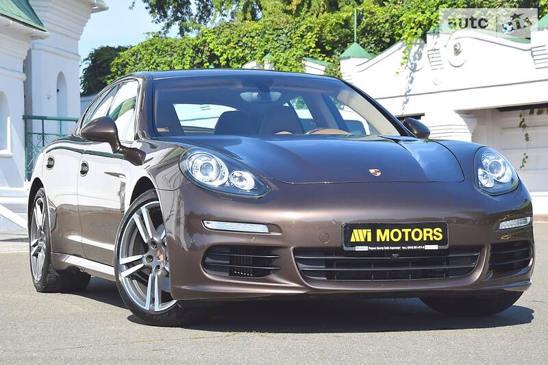 Хетчбек Porsche Panamera 2013 в 