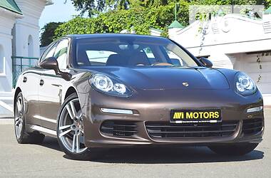 Хетчбек Porsche Panamera 2013 в 