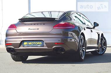 Хетчбек Porsche Panamera 2013 в 