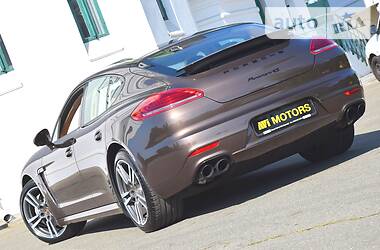 Хетчбек Porsche Panamera 2013 в 